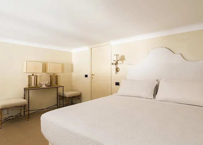 Luxurious Loft Facing The Pantheon Rome