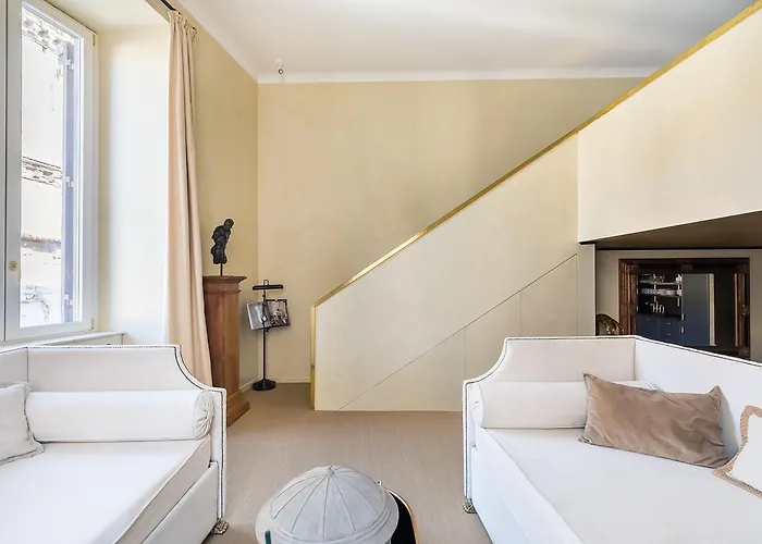 Luxurious Loft Facing The Pantheon