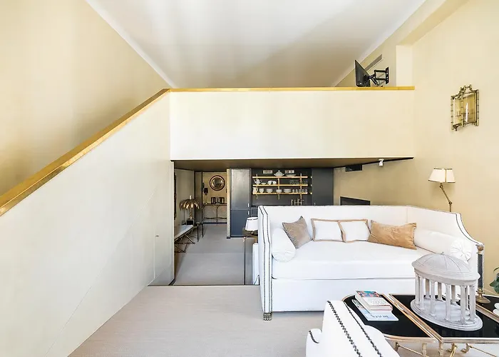 Luxurious Loft Facing The Pantheon *