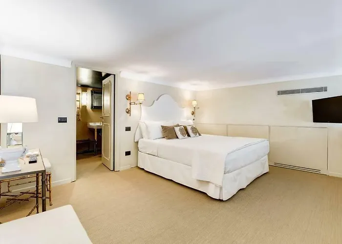 Luxurious Loft Facing The Pantheon * Rome