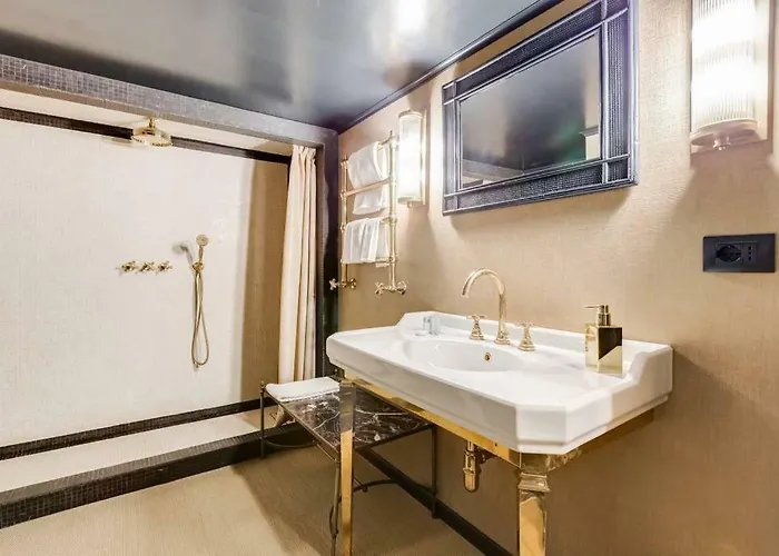 Luxurious Loft Facing The Pantheon Rome