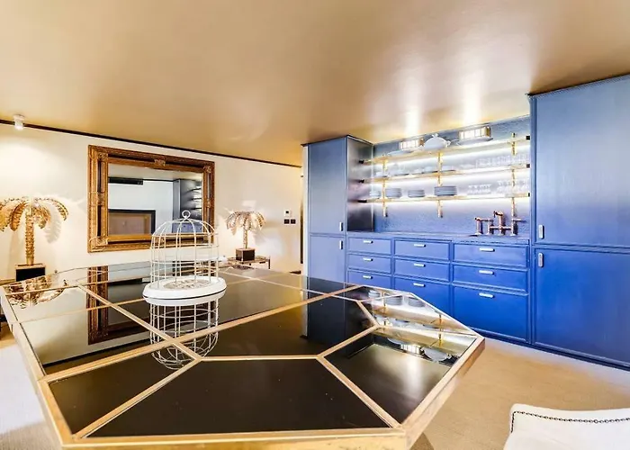 Luxurious Loft Facing The Pantheon Rome
