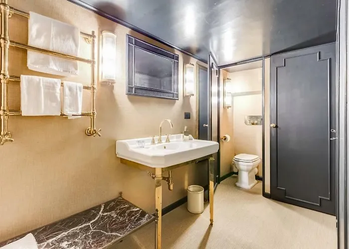 Luxurious Loft Facing The Pantheon